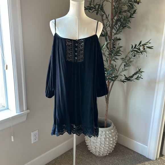 M- Forever 21 off the shoulder dress w/thin straps - Picture 2 of 5